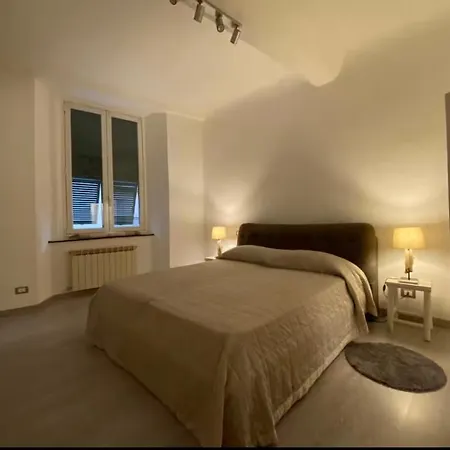 Lovely Old Town Apt With Free Private Parking Included! *