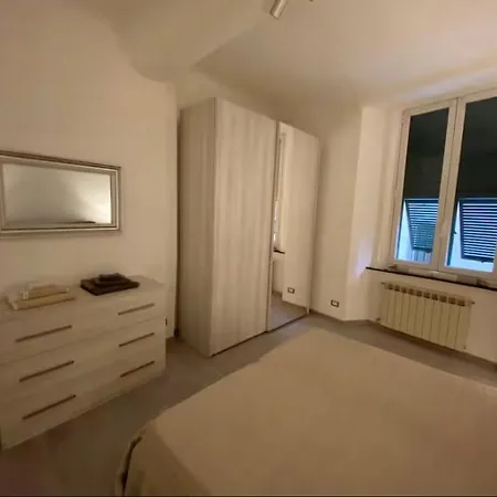 Lovely Old Town Apt With Free Private Parking Included! Appartement Genua