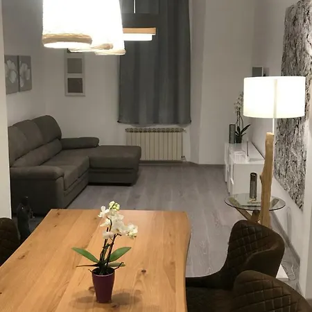 Lovely Really Downtown - Free Private Parking Included! - *