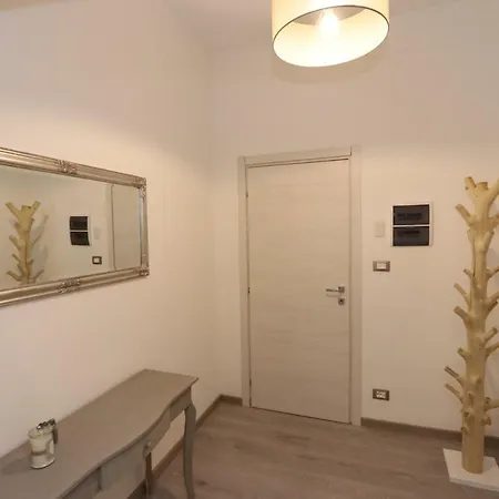 Andrea's Lovely - Free Private Parking Included!
