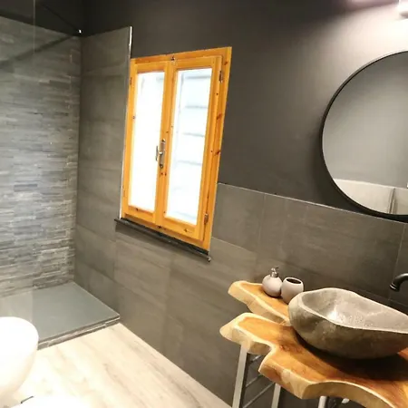 Lovely Old Town Apt With Free Private Parking Included!