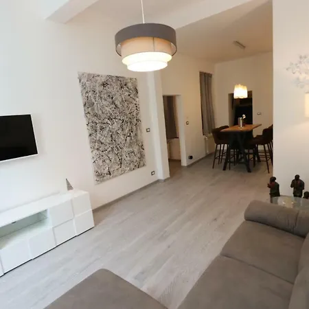 Lovely Really Downtown - Free Private Parking Included! - Apartment Genoa