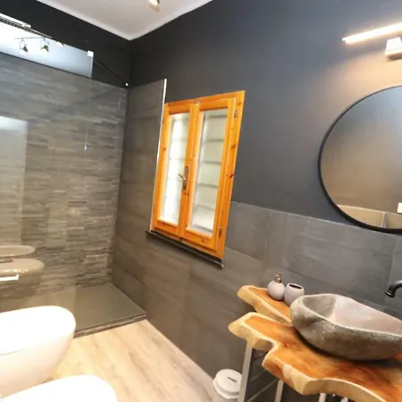 Lovely Really Downtown - Free Private Parking Included! - * Genoa