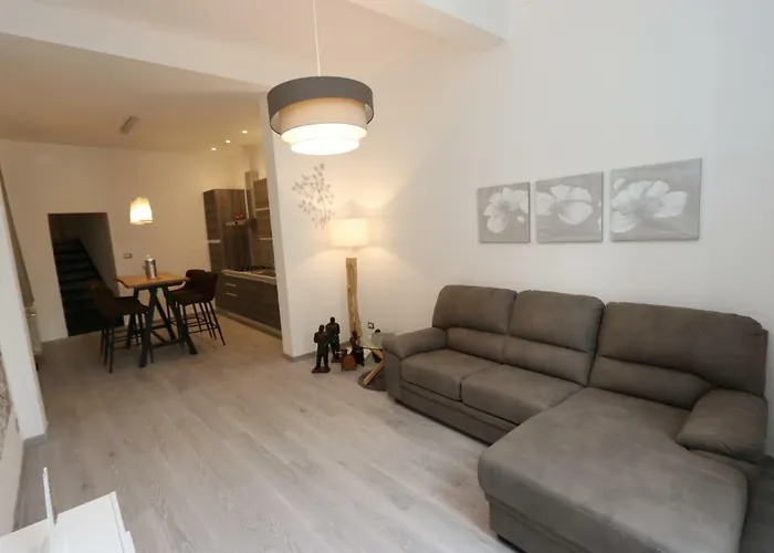 Apartmán Andrea's Lovely - Free Private Parking Included!