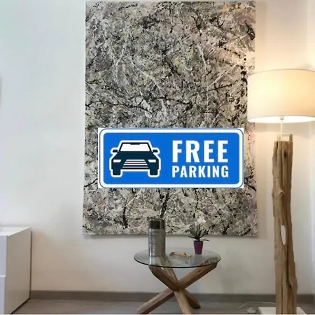 Apartment Lovely Really Downtown - Free Private Parking Included! - Genoa