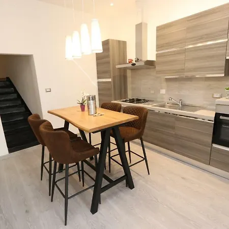 Lovely Really Downtown - Free Private Parking Included! -