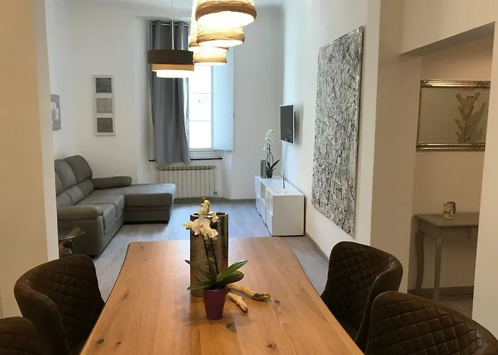 Andrea's Lovely - Free Private Parking Included!