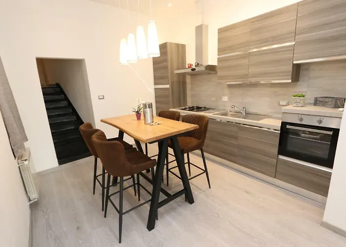 Andrea's Lovely - Free Private Parking Included!