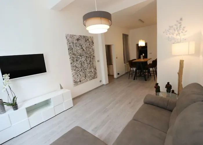 Andrea's Lovely - Free Private Parking Included! Appartement Gênes