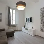 Andrea's Lovely - Free Private Parking Included! Apartmán
