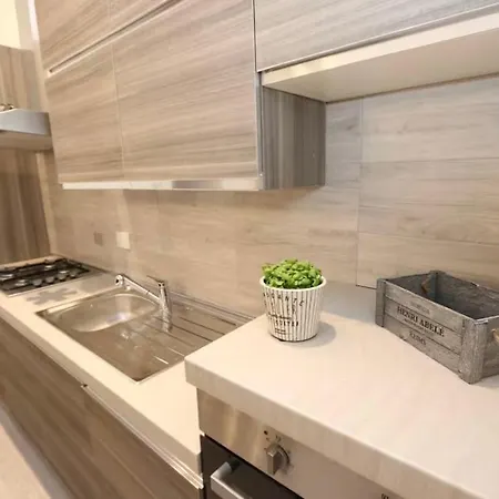 Lovely Old Town Apt With Free Private Parking Included! Genua
