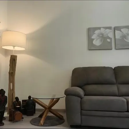 Lovely Old Town Apt With Free Private Parking Included! Appartement Genua