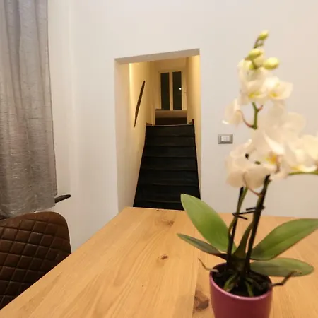 Lovely Old Town Apt With Free Private Parking Includer! ジェノヴァ