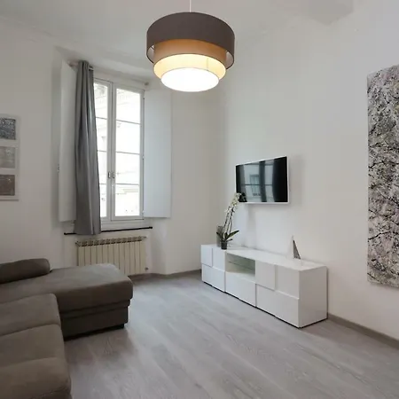 Lovely Old Town Apt With Free Private Parking Includer! アパート