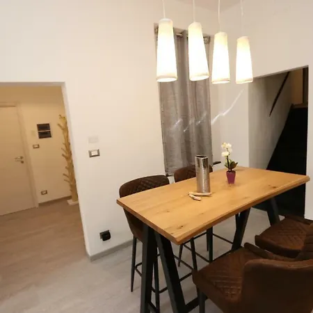 Lovely Old Town Apt With Free Private Parking Includer! *