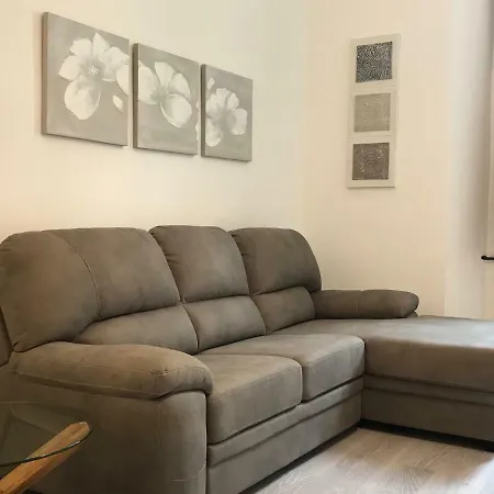 Appartement Lovely Old Town Apt With Free Private Parking Included! Genua